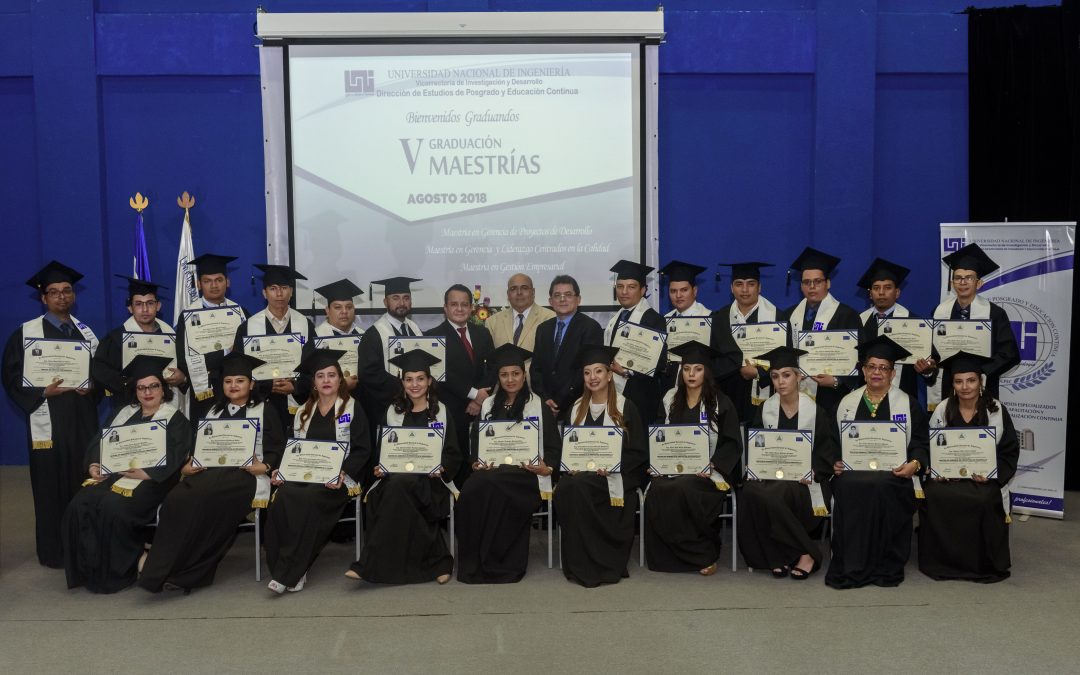 Profesionales se acreditan con Grado de Maestría en UNI